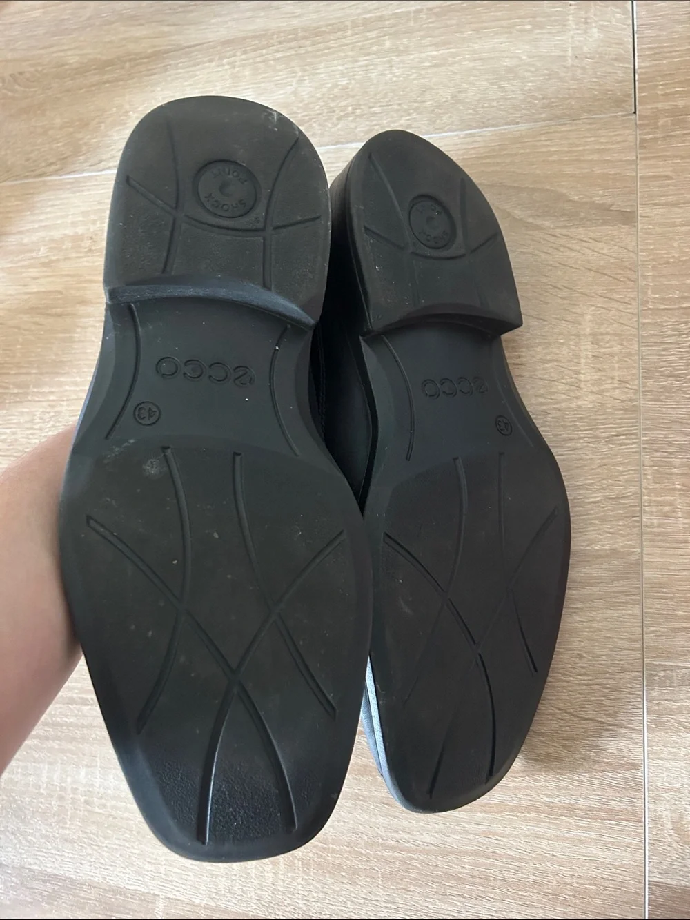 Ecco Black Men’s Leather Slip-On Loafers